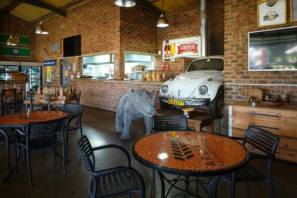 Designing the ideal kitchen island with a built-in pet bed: an innovative guide for pet enthusiasts